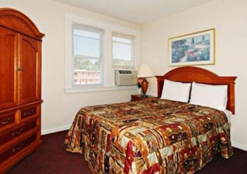 The Regal Inn & Suites