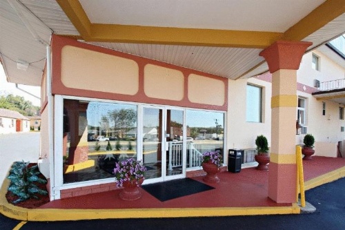 The Regal Inn & Suites image 7